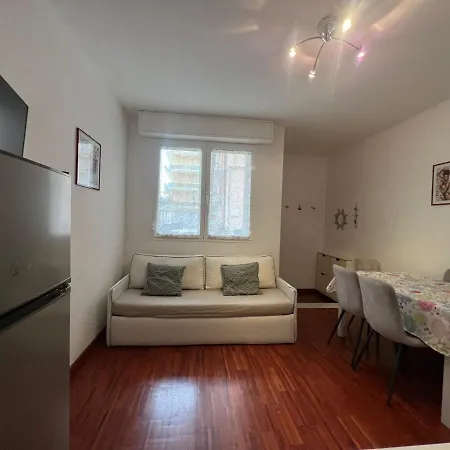 Apartment Privata Grotta - Bilocale In Centro A Due Passi Dal Mare *